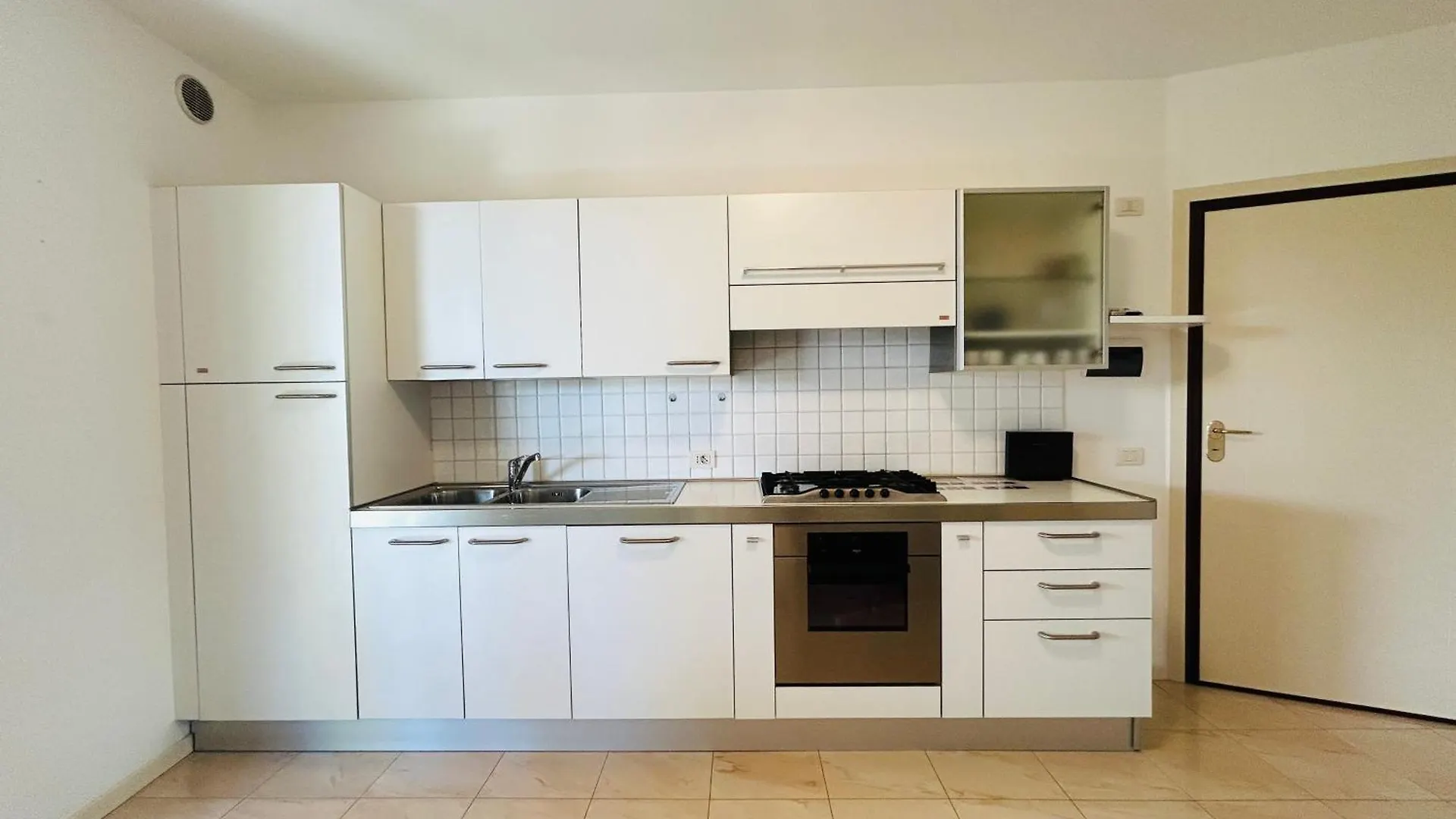 Damiano Chiesa Flexrent - Abissinia Apartment Riccione Italy