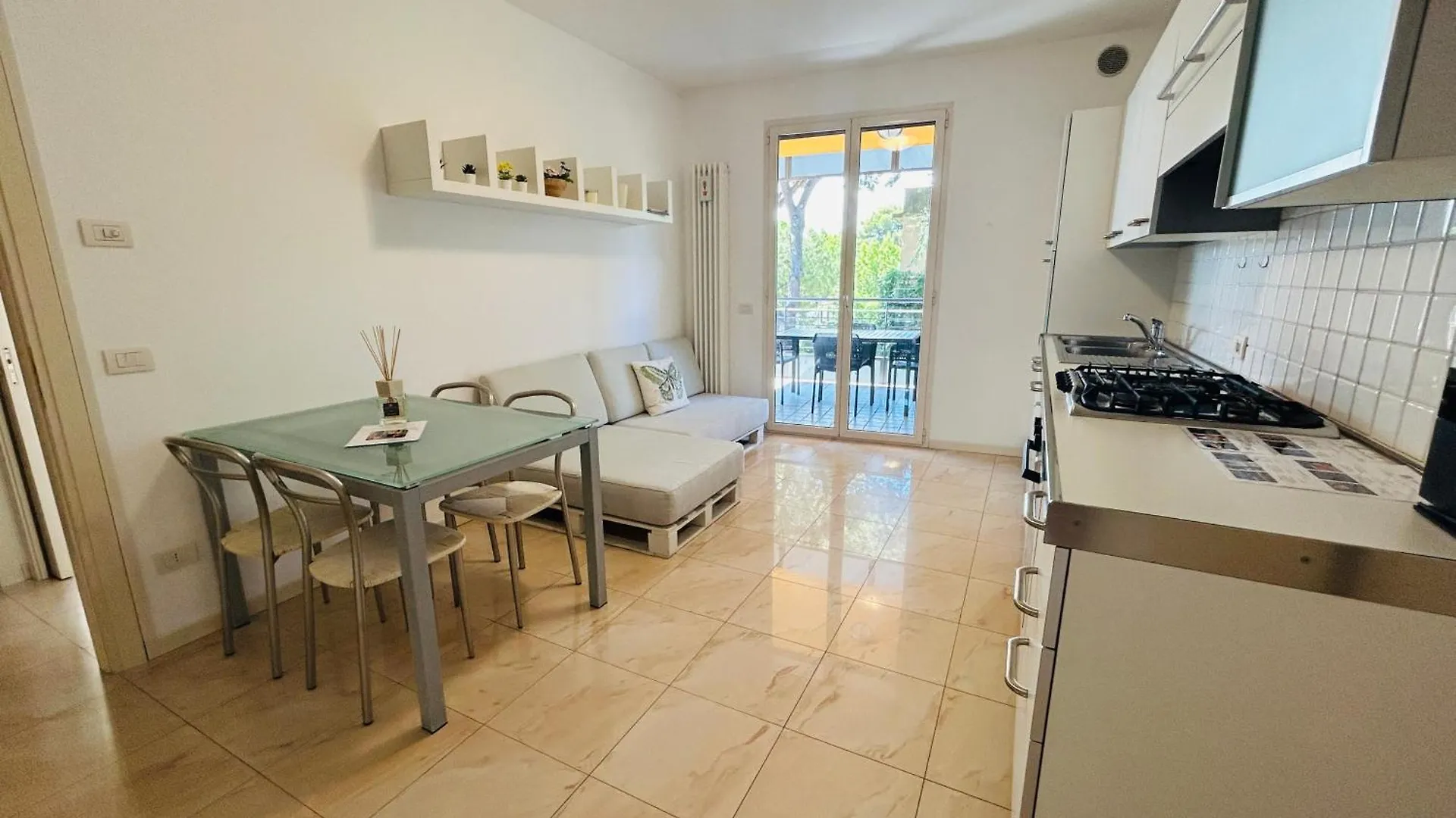 Damiano Chiesa Flexrent - Abissinia Apartment Riccione