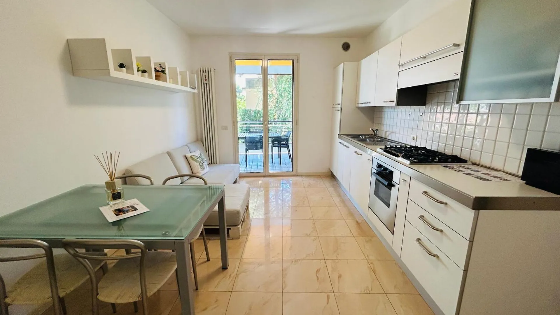 Damiano Chiesa Flexrent - Abissinia Apartment Riccione