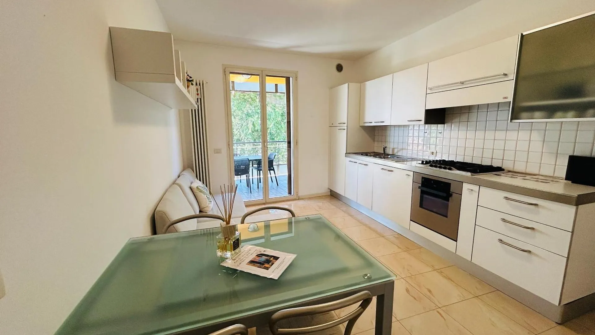 Damiano Chiesa Flexrent - Abissinia Apartment Riccione Italy
